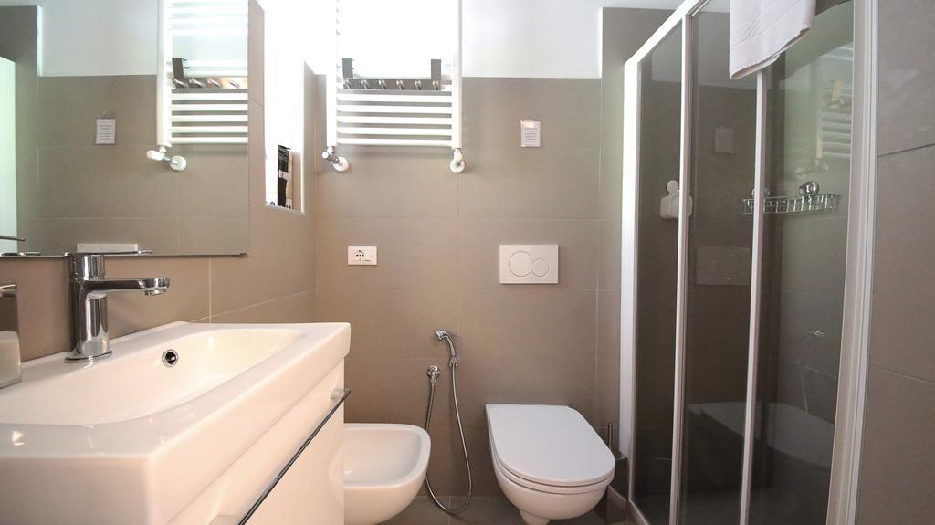 Affittacamere Smile Accomodation Aosta Exterior foto